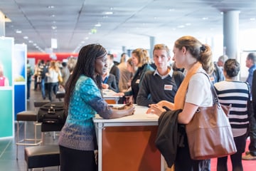 Forum cinfo at a booth