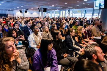 Large audience attending a conference session at Forum cinfo 2024. Large audience attending a conference session at Forum cinfo 2024.
