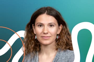 Portrait of Arabela Philipon Woman with curly hair on abstract background