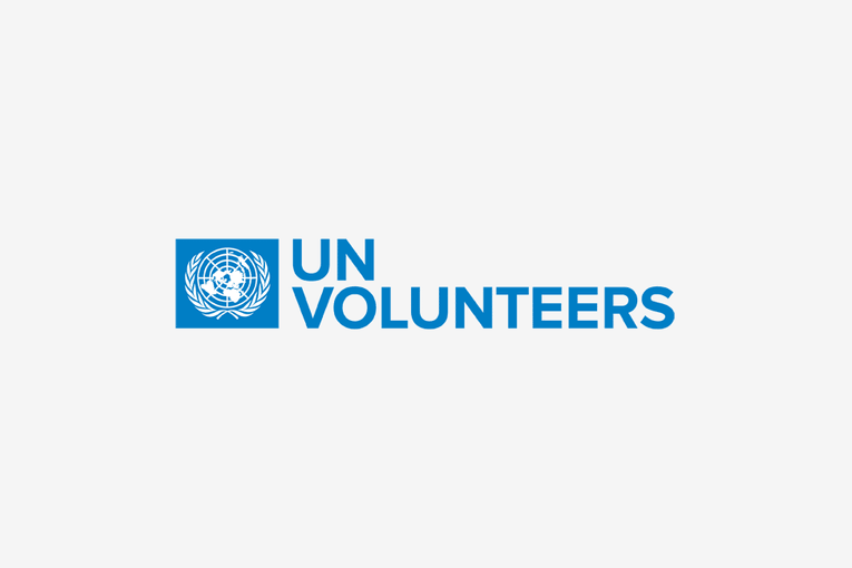 UN VOLUNTEERS